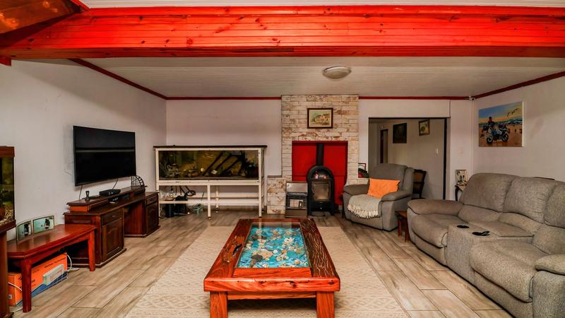 5 Bedroom Property for Sale in Aalwyndal Western Cape
